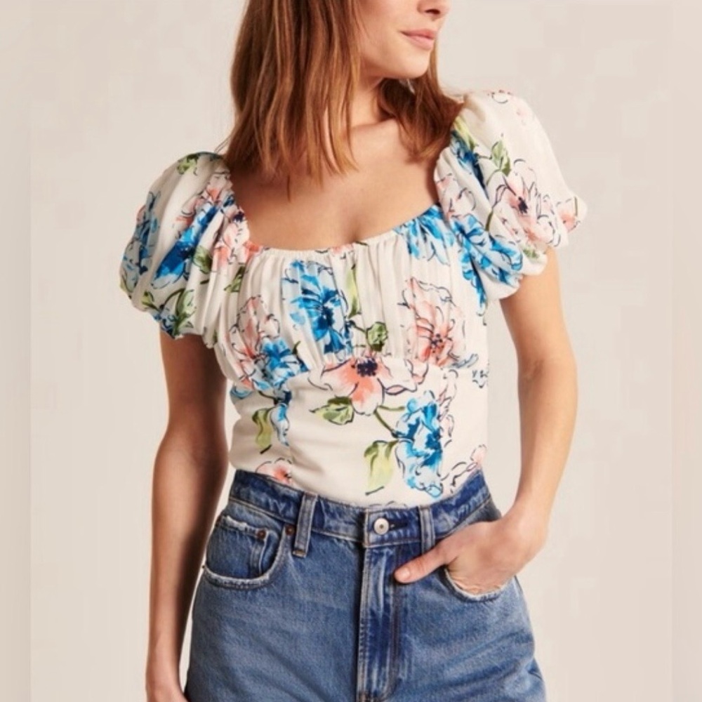 Abercrombie & Fitch Floral Puff Sleeve Top